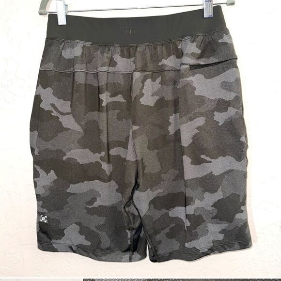 Lululemon T.H.E. Short 9" *Liner Variegated Mesh Camo Max Dark Olive M - Picture 4 of 8